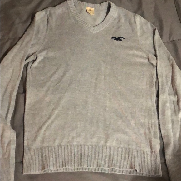 Super soft hollister sweater - Picture 2 of 2